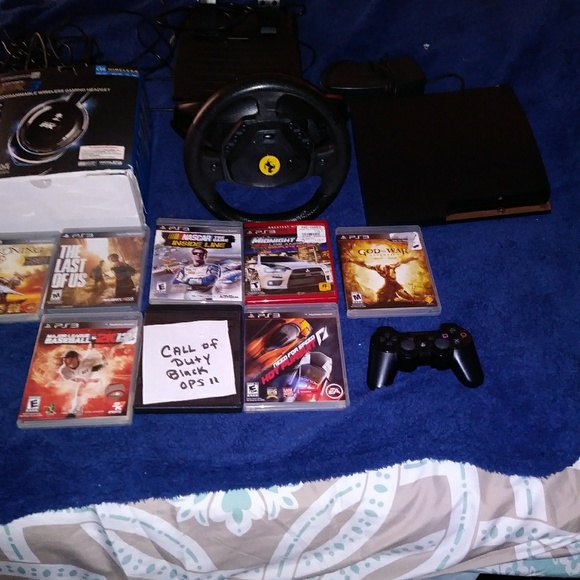 Ps3 console bundle - Picture 2 of 3